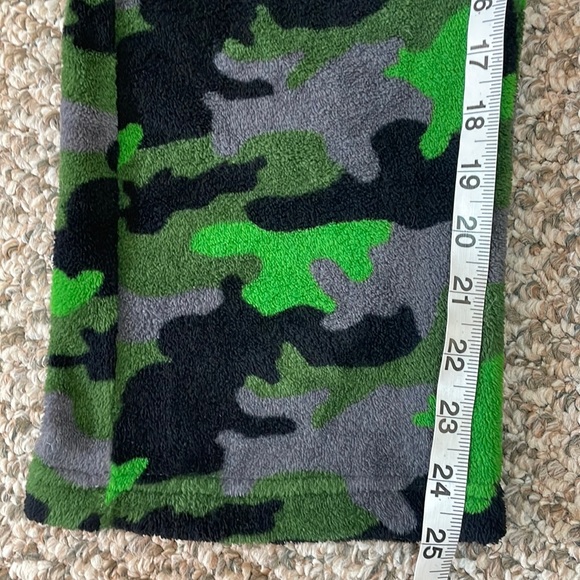 Calvin Klein Camouflage Fleece Pajama Bottoms - Black/Gray/Green - Picture 6 of 9